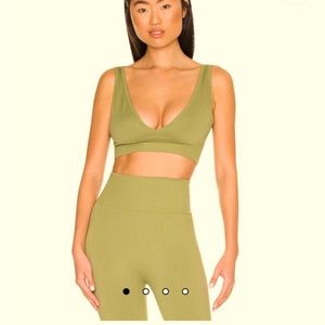 Work out top V neck shape